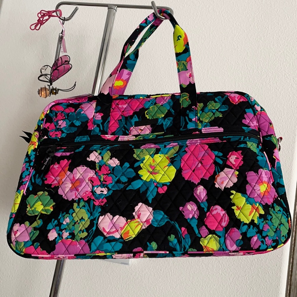 Vera Bradley Medium Traveler Bag in Hilo Meadow